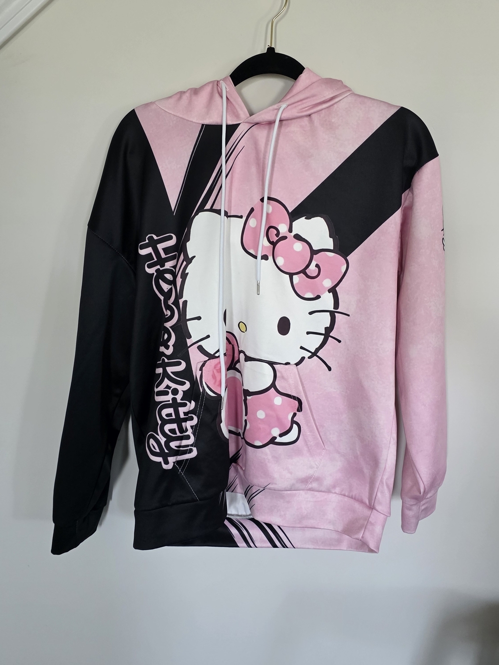 Sanrio Hello Kitty Pink & Black Graphic Hoodie Pullover Women’s Size M